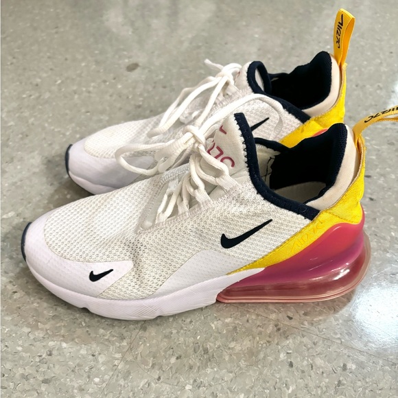Nike Shoes - Nike Airmax 270